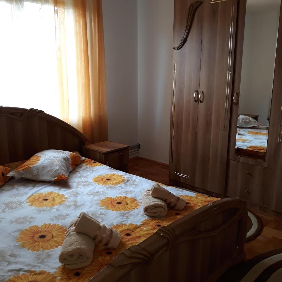 Pensiunea Covaciu Vadu Izei Exteriör bild