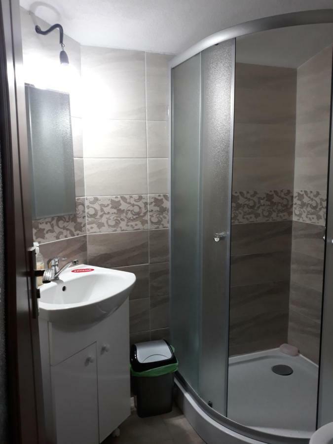 Pensiunea Covaciu Vadu Izei Exteriör bild